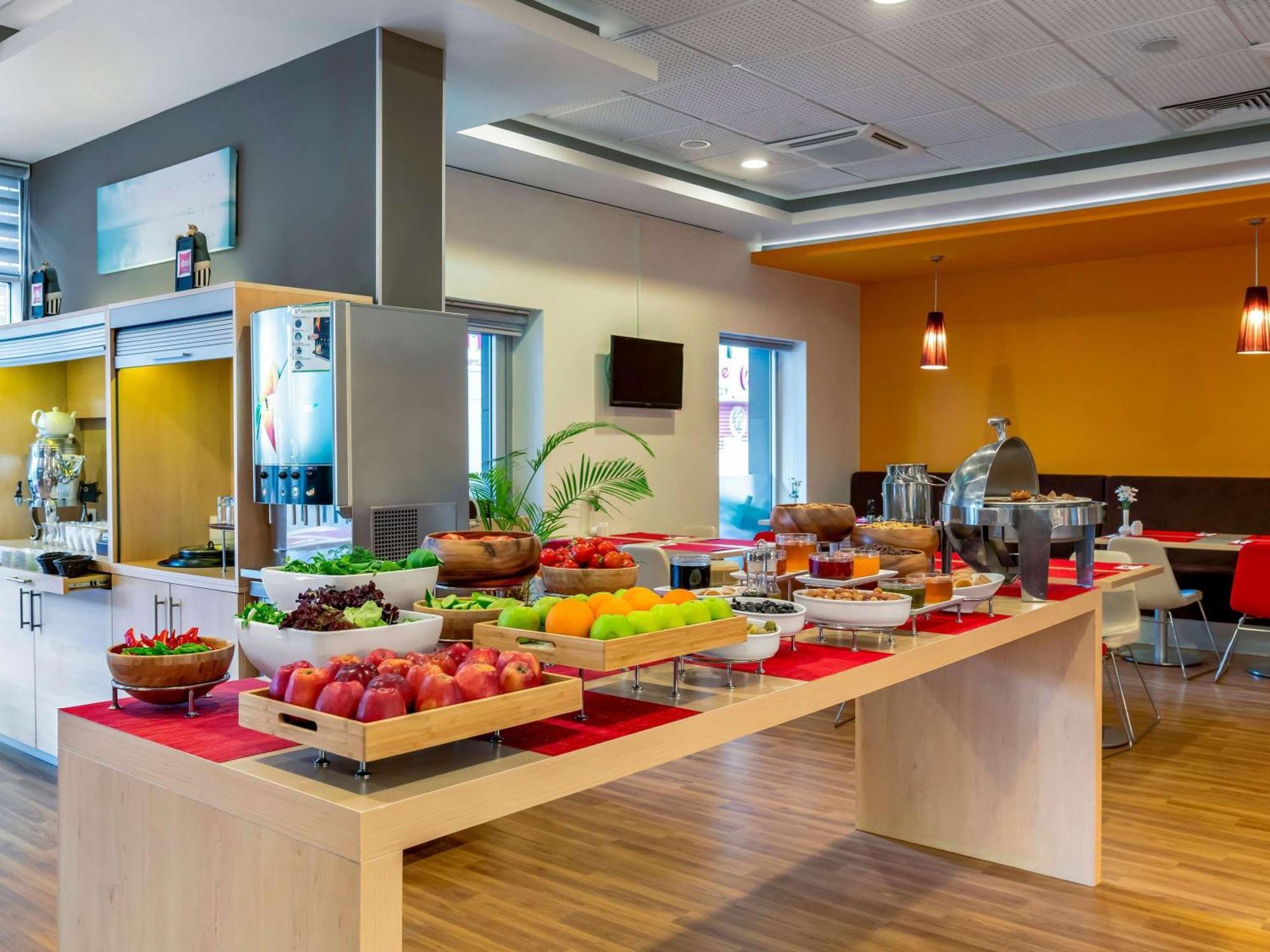 Ibis Izmir Alsancak Hotel Bagian luar foto