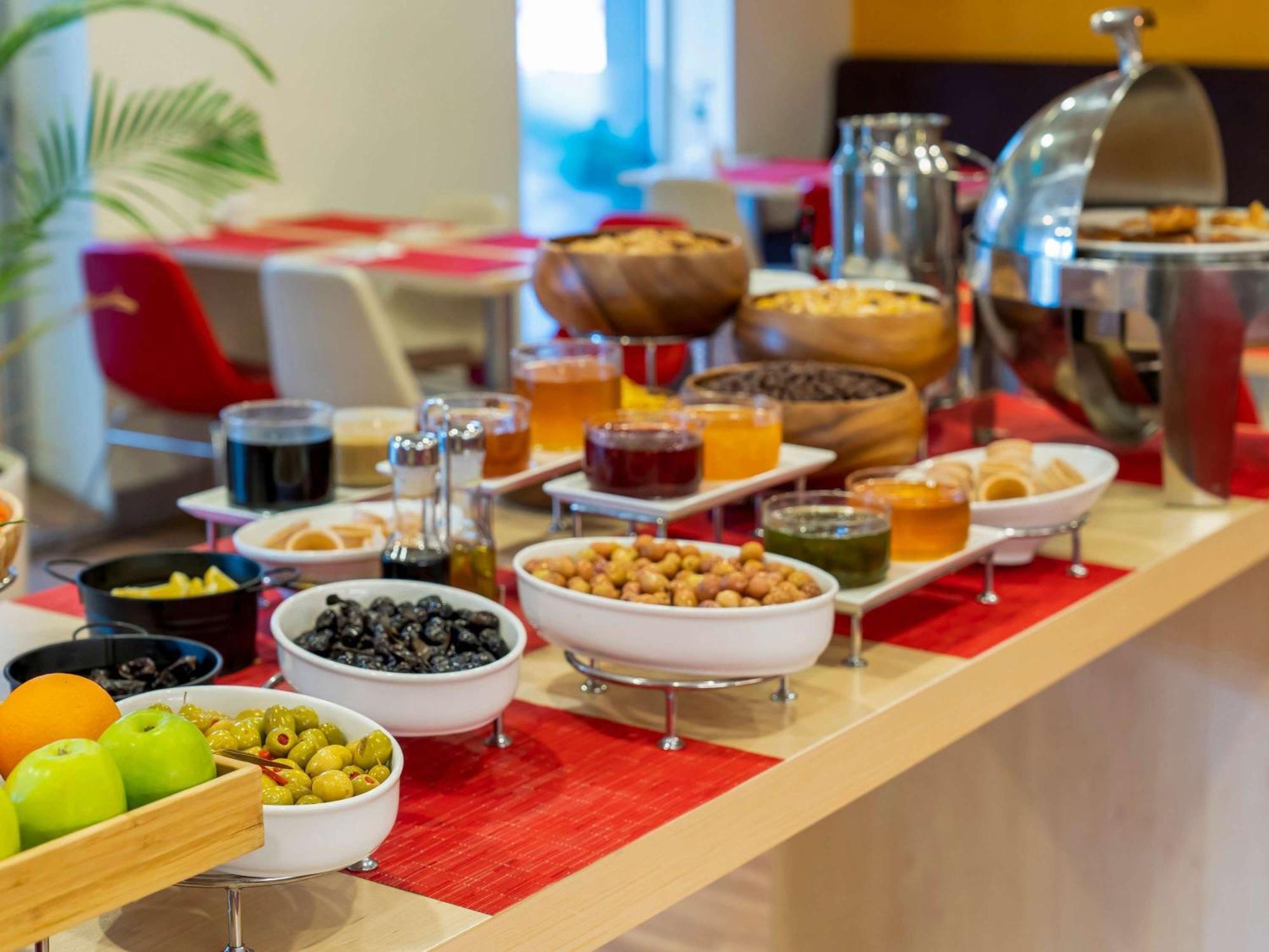 Ibis Izmir Alsancak Hotel Bagian luar foto